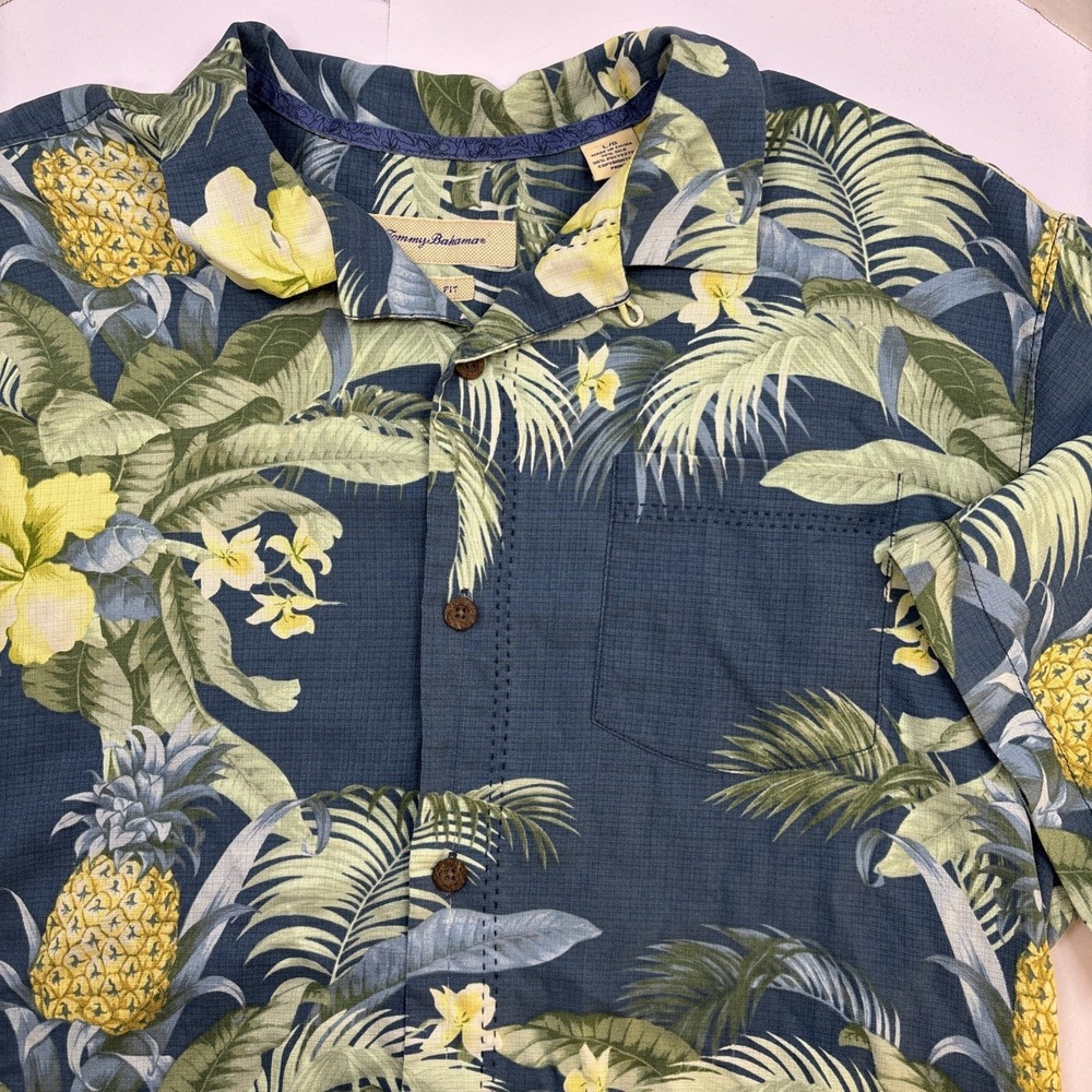 Tommy Bahama Silk Blend Hawaiian Shirt Mens L Tropical Pineapple Floral Resort
